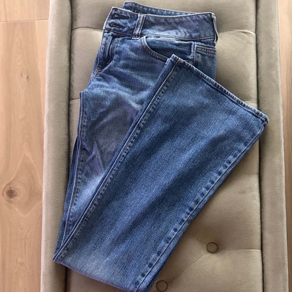 American Eagle Outfitters Women's flare Leg Blue Jeans